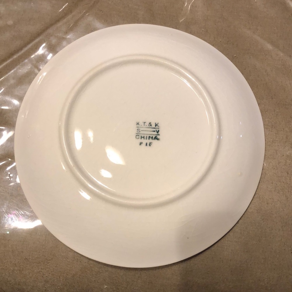 Beautiful Vintage Pink Rose China Plates - Picture 5 of 7